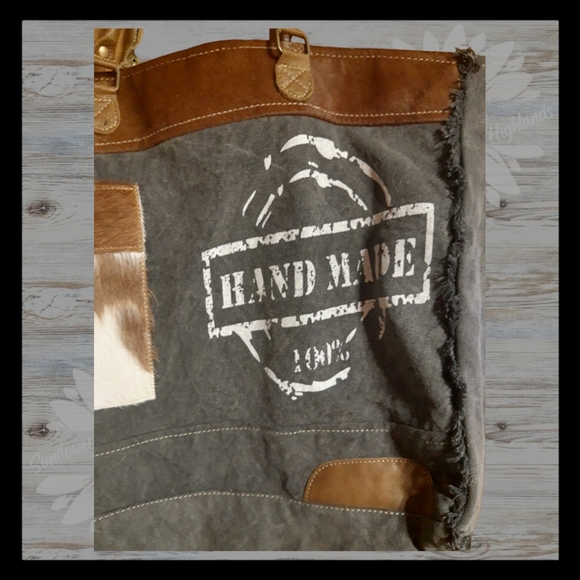 Weekender Myra Bag - Picture 3 of 5